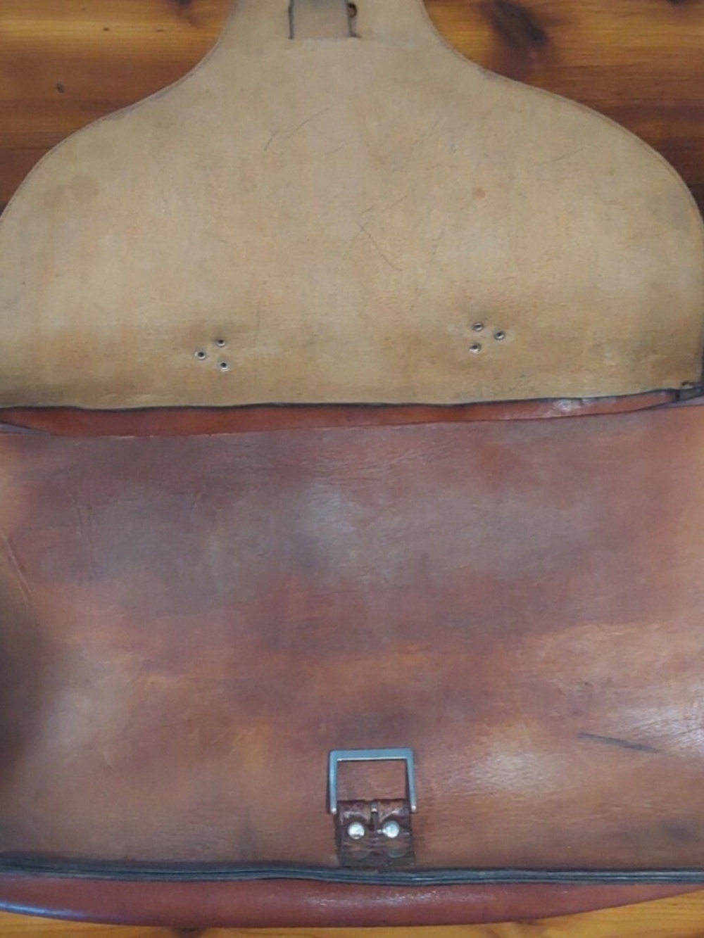 Vintage Rustic Leather Briefcase - Picture 5 of 11